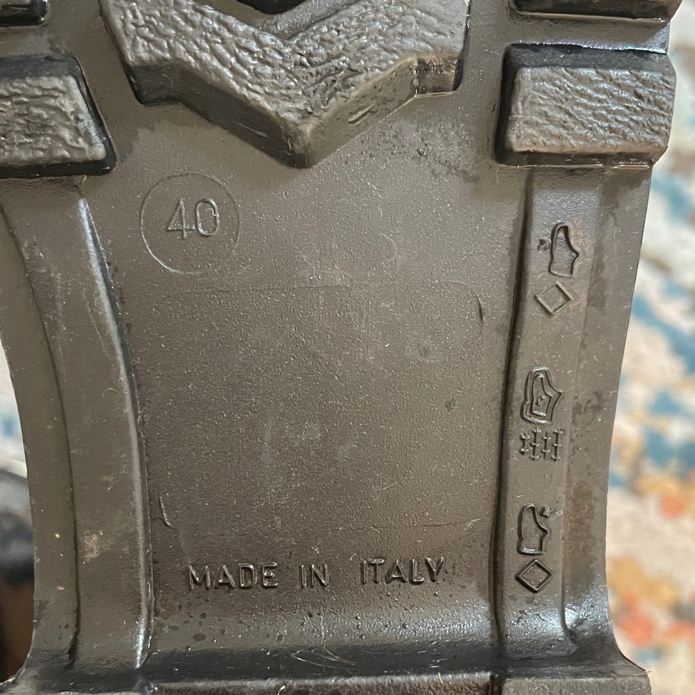 Burberry Rain Boots | 10 - Picture 13 of 14